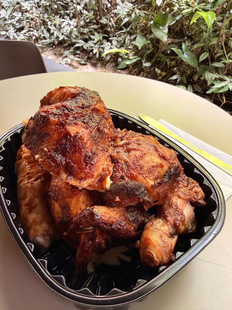 Pollo a la brasa listo para servir